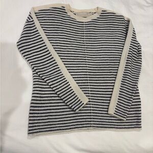 Vineyard Vines Cashmere Sweater in Cream and Navy